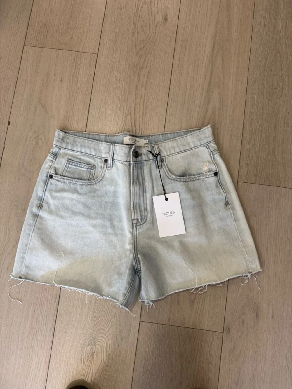 Hidden Jeans Light Wash Baggy Denim Shorts